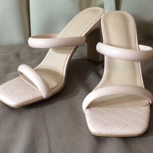 NEW Coutgo Sandals Heels Square Toe Slip On Two Strap Beige 9 ½